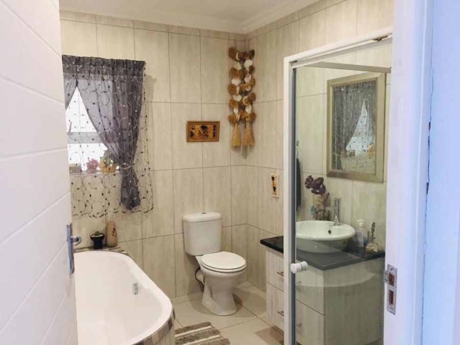 3 Bedroom Property for Sale in Dana Bay Western Cape